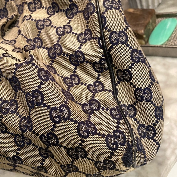 Gucci - Picture 4 of 7